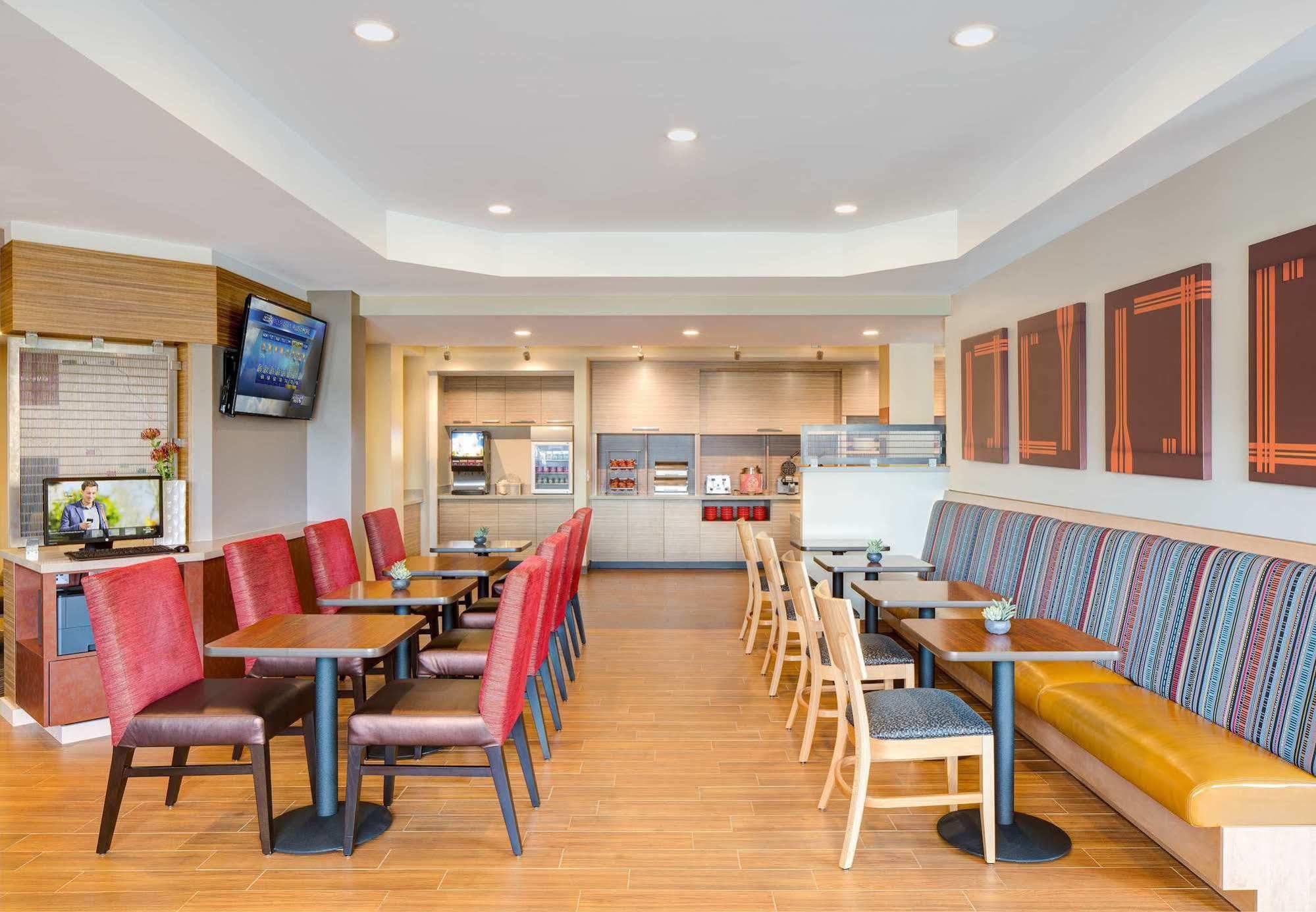 Towneplace Suites By Marriott Parkersburg Extérieur photo